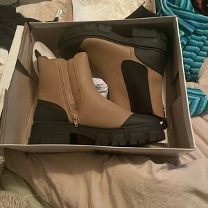 Women's Tan and Black Ankle Boots